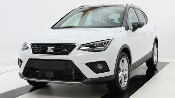 Seat Arona Essence 115ch FR Blanc Nevada Toit Noir Minuit chez